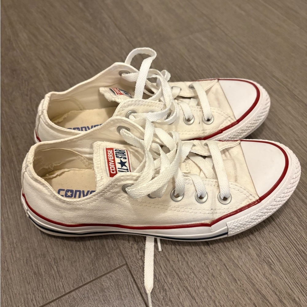 Converse White Canvas Sneakers - Alert for flaws!